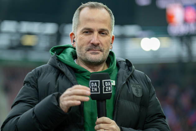Manuel Baum FC Augsburg, Head Coach , GER, FC Augsburg vs 1 FC Heidenheim, Football, Bundesliga, Matchday 22, Season 2025 2026, 15 02 2026, DFL DFB REGULATIONS PROHIBIT ANY USE OF PHOTOGRAPHS AS IMAGE SEQUENCES AND OR QUASI VIDEO, GER, FC Augsburg vs 1 FC Heidenheim, Football, Bundesliga, Matchday 22, Season 2025 2026, 15 02 2026 Heidenheim Copyright: xEibner-Pressefotox EP_EER