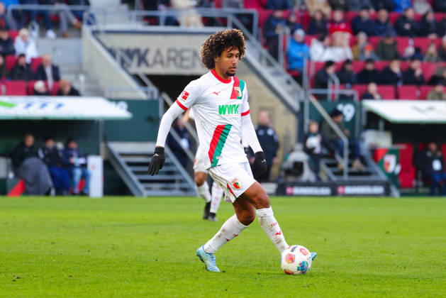 Han Noah Massengo 4, FC Augsburg at the match between FC Augsburg v 1 FC Heidenheim, Football, Men, Bundesliga, 2025 2026, 22 Matchday on 15 02 2026 in Augsburg, WWK ARENA DFL and DFB regulations prohibit any use of photographs as image sequences and or quasi video Bayern Germany