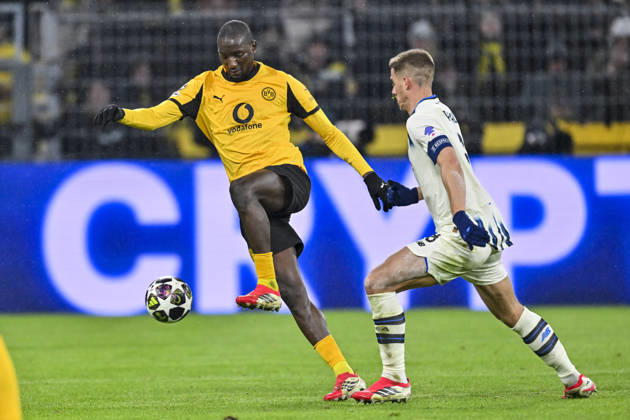 v li in duel Serhou Guirassy Dortmund 9 Mario Pasalic Atalanta 8 17 02 2026 Soccer, Champions League, Borussia Dortmund vs Atalanta Bergamo , Signal Iduna Park, Dortmund, Copyright: xpepphotox xHorstxMauelshagenx pep00321, pep_20260217_hm_283717