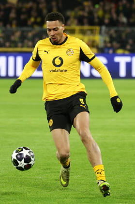 Dortmund, Germany, 17 02 26, Felix Nmecha Borussia Dortmund on the ball during the Champions League playoff match between Borussia Dortmund Atalanta Bergamo at Signal Iduna Park in Dortmund Photo by Joachim Bywaletz DFB DFL REGULATIONS PROHIBIT ANY USE OF PHOTOGRAPHS AS IMAGE SEQUENCES AND OR QUASI VIDEO Copyright: JoachimxBywaletz xJB-Sportfoto