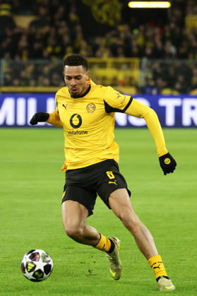 Dortmund, Germany, 17 02 26, Felix Nmecha Borussia Dortmund on the ball during the Champions League playoff match between Borussia Dortmund Atalanta Bergamo at Signal Iduna Park in Dortmund Photo by Joachim Bywaletz DFB DFL REGULATIONS PROHIBIT ANY USE OF PHOTOGRAPHS AS IMAGE SEQUENCES AND OR QUASI VIDEO Copyright: JoachimxBywaletz xJB-Sportfoto
