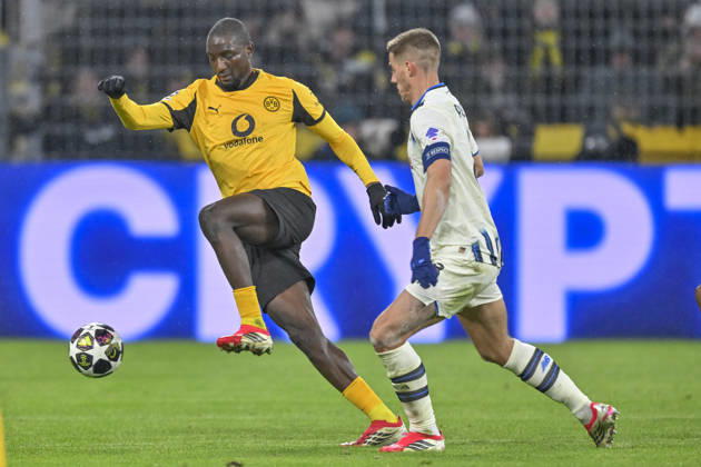 v li in duel Serhou Guirassy Dortmund 9 Mario Pasalic Atalanta 8 17 02 2026 Soccer, Champions League, Borussia Dortmund vs Atalanta Bergamo , Signal Iduna Park, Dortmund, Copyright: xpepphotox xHorstxMauelshagenx pep00321, pep_20260217_hm_283718