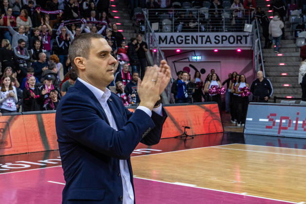Marko Stankovic Telekom Baskets Bonn, Head Coach claps with joy after the victory against Rasta Vechta Telekom Baskets Bonn vs Rasta Vechta, Basketball, easy Credit BBL, 21 Matchday, 2025 2026, 18 02 2026 Telekom Baskets Bonn vs Rasta Vechta, Basketball, easy Credit BBL, 21 Matchday, 2025 2026, 18 02 2026 Bonn Copyright: xEibner-Pressefoto GerhardxWingenderx EP_GWR