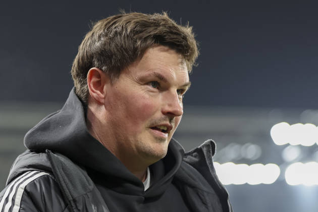 Merlin Polzin Hamburger SV, Coach , Germany, Soccer, 1 Bundesliga, Matchday 23, 2025 2026, 1 FSV Mainz vs Hamburger SV, 20 02 2026, Mainz Mewa Arena Germany Copyright: xGrantxHubbsx