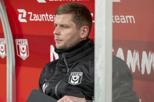 Regionalliga Nordost Season 25 26 Hallescher FC vs Greifswalder FC Halle, Germany February 21, 2026 In the picture Coach Robert Schröder Schroeder Halle Halle Saale Leuna Chemie Stadion Sachsen Anhalt Germany