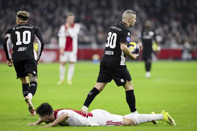 AMSTERDAM (l-r) Tjaronn Chery of NEC Nijmegen, Josip Sutalo of AFC Ajax during the Dutch Eredivisie match between AFC Ajax and NEC at the Johan Cruijff ArenA on February 21, 2026, in Amsterdam, Netherlands. OLAF KRAAK ANP Eredivisie 2025-2026 xVIxANPxSportx xxANPxIVx 551397708 originalFilename: 551397708