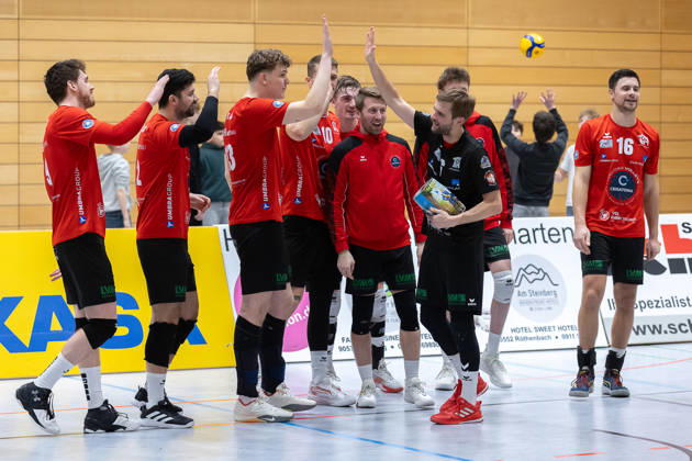 Team, squad, cheers, jubilation, positive emotions, positive emotion, end of match, SV Schwaig Volleyball CERATONIA Volleys Eltmann , Volleyball, 2 Bundesliga Sued, 22 Matchday, 21 02 2026 SV Schwaig Volleyball CERATONIA Volleys Eltmann , Volleyball, 2 Bundesliga Sued, 22 Matchday, 21 02 2026 Schwaig Copyright: xEibner-Pressefoto G.xSantemizx EP_GSZ