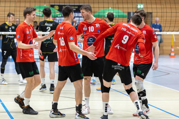 Team, squad, cheers, jubilation, positive emotions, positive emotion, end of match, SV Schwaig Volleyball CERATONIA Volleys Eltmann , Volleyball, 2 Bundesliga Sued, 22 Matchday, 21 02 2026 SV Schwaig Volleyball CERATONIA Volleys Eltmann , Volleyball, 2 Bundesliga Sued, 22 Matchday, 21 02 2026 Schwaig Copyright: xEibner-Pressefoto G.xSantemizx EP_GSZ