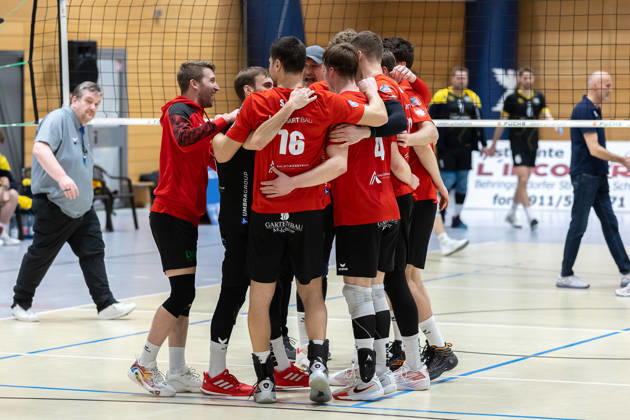 Team, squad, cheers, jubilation, positive emotions, positive emotion, end of match, SV Schwaig Volleyball CERATONIA Volleys Eltmann , Volleyball, 2 Bundesliga Sued, 22 Matchday, 21 02 2026 SV Schwaig Volleyball CERATONIA Volleys Eltmann , Volleyball, 2 Bundesliga Sued, 22 Matchday, 21 02 2026 Schwaig Copyright: xEibner-Pressefoto G.xSantemizx EP_GSZ