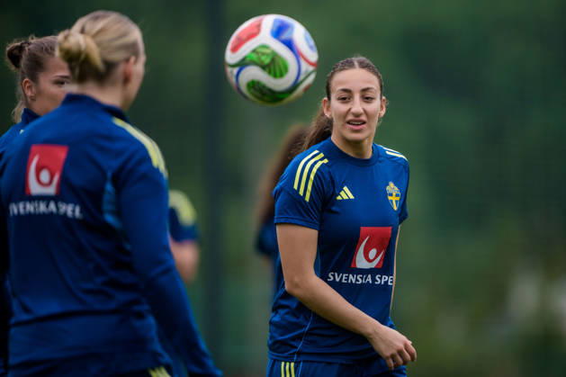 260225 Rosa Kafaji of the Swedish women s national football at a training session on February 25, 2026 in Albufeira Photo Ludvig Thunman BILDBYRAN code LT LT0773 fotboll football soccer fotball träning practice training sverige sweden dam bbeng  Copyright: LUDVIGxTHUNMAN BB260225LT018