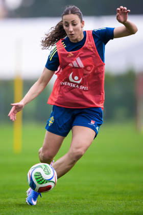 260225 Rosa Kafaji of the Swedish women s national football at a training session on February 25, 2026 in Albufeira Photo Ludvig Thunman BILDBYRAN code LT LT0773 fotboll football soccer fotball träning practice training sverige sweden dam bbeng  Copyright: LUDVIGxTHUNMAN BB260225LT039