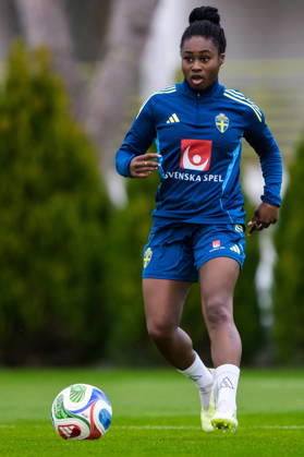 260225 Monica Jusu Bah of the Swedish women s national football at a training session on February 25, 2026 in Albufeira Photo Ludvig Thunman BILDBYRAN code LT LT0773 fotboll football soccer fotball träning practice training sverige sweden dam bbeng  Copyright: LUDVIGxTHUNMAN BB260225LT046