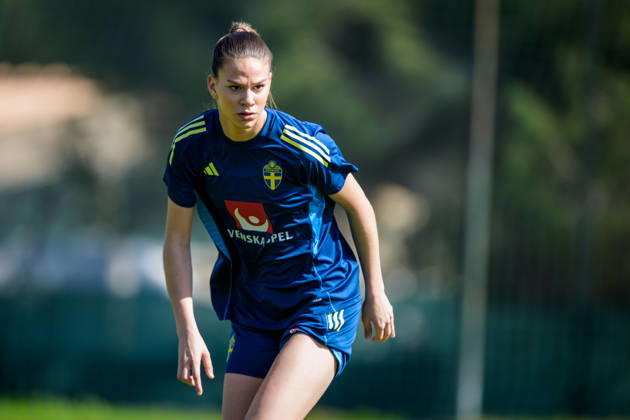260226 Bella Andersson of the Swedish women s national football team at a training session on February 26, 2026 in Albuferia Photo Ludvig Thunman BILDBYRAN code LT LT0774 fotboll football soccer fotball träning practice training sverige sweden dam bbeng  Copyright: LUDVIGxTHUNMAN BB260226LT032