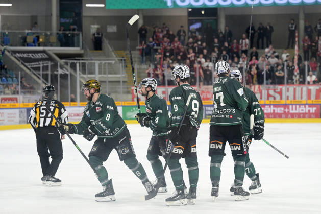Goal,Goal celebration for the 3 3 of the Bietigheim Steelers by the goal of Jack Dugan Bietigheim Steelers, 08 Bietigheim Steelers vs EV Landshut, Ice Hockey, DEL 2, 49 Matchday, Season 2025 2026, 27 02 2026 Bietigheim Steelers vs EV Landshut, Ice Hockey, DEL 2, 49 Matchday, Season 2025 2026, 27 02 2026 Bietigheim Copyright: xEibner-Pressefotox EP_TBR