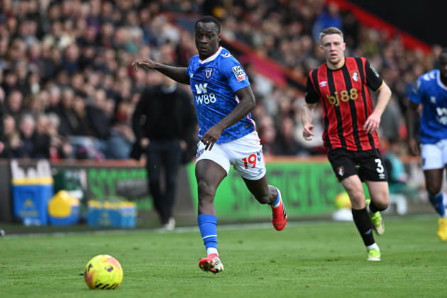 Bournemouth v Sunderland, Premier League Habib Diarra (19) of Sunderland on the attack during the Premier League match between Bournemouth and Sunderland at the Vitality Stadium, Bournemouth, UK on 28 February 2026. Bournemouth Vitality Stadium Dorset UK Editorial use only DataCo restrictions apply See www.football-dataco.com , Copyright: xGrahamxHuntx PSI-23826-0193