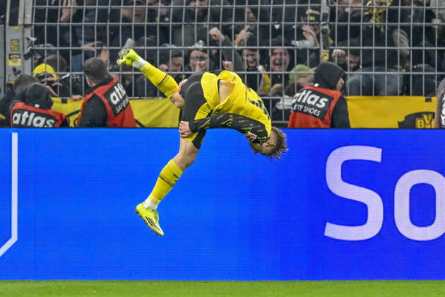 Daniel Svensson Dortmund 24 cheers after scoring 2 2 28 02 2026 ¢ Football ¢ Borussia Dortmund vs FC Bayern Muenchen , Signal Iduna Park, Dortmund, DFB DFL REGULATIONS PROHIBIT ANY USE OF PHOTOGRAPHS AS IMAGE SEQUENCES AND OR QUASI VIDEO Copyright: xpepphotox xHorstxMauelshagenx pep00321, pep_20260228_hm_295027