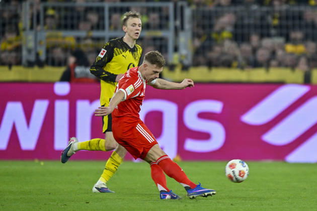 v li fighting for the ball Maximilian Beier Dortmund 14 Joshua Kimmich Muenchen 6 28 02 2026 ¢ Football ¢ Borussia Dortmund vs FC Bayern Muenchen , Signal Iduna Park, Dortmund, DFB DFL REGULATIONS PROHIBIT ANY USE OF PHOTOGRAPHS AS IMAGE SEQUENCES AND OR QUASI VIDEO Copyright: xpepphotox xHorstxMauelshagenx pep00321, pep_20260228_hm_294176