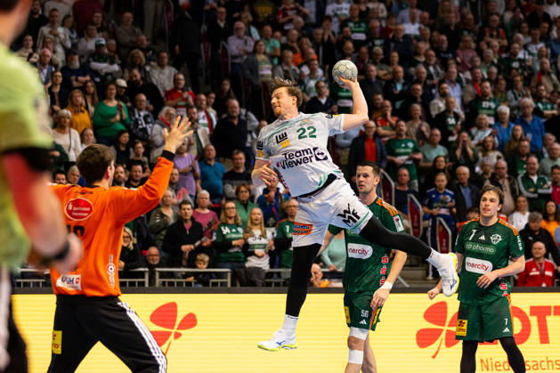 Erik PERSSON FRISCH AUF Goeppingen, 22 scores a goal, Action, Goal throw GER, TSV Hannover Burgdorf vs FRISCH AUF Goeppingen, Handball, Bundesliga, Matchday 23, Season 2025 2026, 01 03 2026, GER, TSV Hannover Burgdorf vs FRISCH AUF Goeppingen, Handball, Bundesliga, Matchday 23, Season 2025 2026, 01 03 2026, Hannover Copyright: xEibnerxPressefoto OliverxSchmidtx EP_OST
