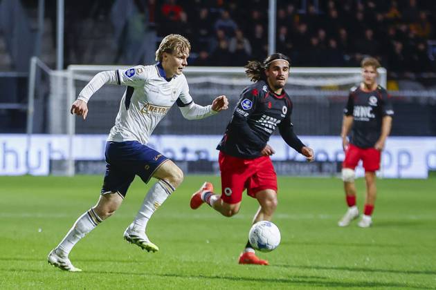 ROTTERDAM , 01-03-2026 , Stadium Woudestein , season 2025 2026 , Dutch Eredivisie football . match between Excelsior Rotterdam and Go Ahead Eagles, final result 0-1, Picture shows GA Eagles player Soren Tengstedt Excelsior player Irakli Yegoian Excelsior - Go Ahead Eagles x202024904x Copyright: