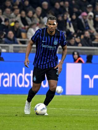 Foto IPP Paolo Bona Milano 28 02 2026 Campionato Serie A di Calcio stagione 2025 2026 partita Inter-Genoa Nella foto Manuel Akanji Italy Photo Press Worldwide Copyright italy ITALY Copyright: xR4924_italyphotopressx