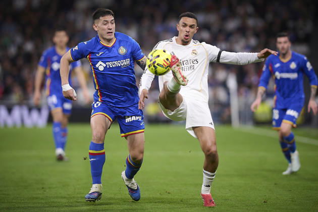 Real Madrid CF™s Trent Alexander-Arnold (R) and Getafe CF™s Luis Vazquez during La Liga match. March 2, 2026 (20260302026)