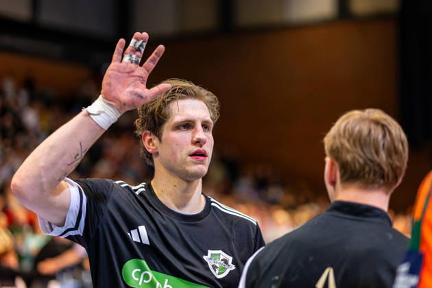 Joel Birlehm TSV Hannover Burgdorf, Nr 35 L R , TSV Hannover Burgdorf orange against Kadetten Schaffhausen black 3 Matchday of the Main Round EHF European League 2025 2026 01 03 2026, Swiss Life Hall Hannover, GER , Copyright: xJanxGuentherx xTSVxHannover-Burgdorfx