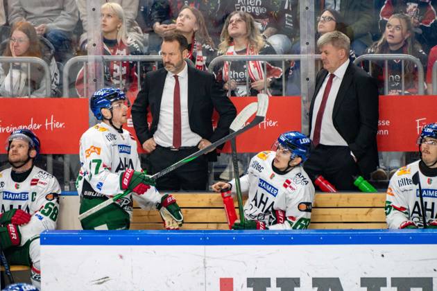 Bill Peters, Head Coach, Augsburger Panther , Koelner Haie vs Augsburger Panther, Penny Deutsche Eishockey Liga, DEL, Herren , 48 Spieltag, 04 03 2026 Köln NRW Germany Copyright: xkolbert-press MartinxWdziecznyx