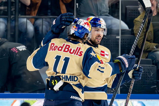 Markus Eisenschmid EHC Red Bull Muenchen, 11 cheers with Fabio Wagner EHC Red Bull Muenchen, 55 whose shorthanded goal to 2 1 GER, EHC Red Bull Muenchen vs Grizzlys Wolfsburg, Ice Hockey, DEL, 49 Matchday, Season 2025 2026, 06 03 2026 GER, EHC Red Bull Muenchen vs Grizzlys Wolfsburg, Ice Hockey, DEL, 49 Matchday, Season 2025 2026, 06 03 2026 Muenchen Copyright: xEibner-Pressefoto HeikexFeinerx EP_HFR