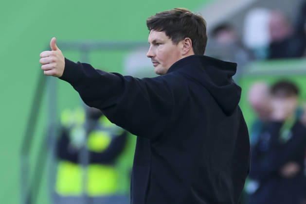 Coach Merlin Polzin Hamburger SV cheers, Bundesliga, VfL Wolfsburg v Hamburger SV, Volkswagen Arena on 07 March 2026 in Wolfsburg, Germany Photo by Marco Steinbrenner DeFodi Images Coach Merlin Polzin Hamburger SV cheers, Bundesliga, VfL Wolfsburg v Hamburger SV, Volkswagen Arena, March 7, 2026 in Wolfsburg, Germany Photo by Marco Steinbrenner DeFodi Images DFL regulations prohibit any use of photographs as image sequences and or quasi video