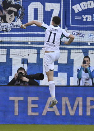 GOAL to 0 3 Fisnik Asllani TSG 1899 Hoffenheim 11 Goal celebration behind sports photographer Harry Langer dpa 1 FC Heidenheim 1846 FCH vs TSG 1899 Hoffenheim 07 03 2026 DFL REGULATIONS PROHIBIT ANY USE OF PHOTOGRAPHS AS IMAGE SEQUENCES AND OR QUASI VIDEO 1 FC Heidenheim 1846 FCH vs TSG 1899 Hoffenheim