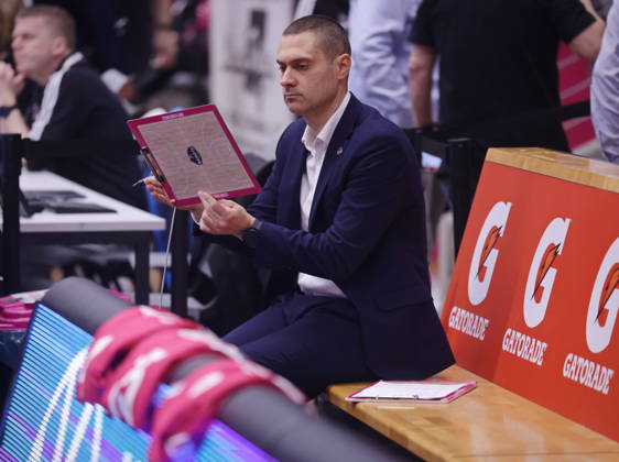 Coach Marko Stankovic Telekom Baskets Bonn vs SYNTAINICS MBC 23 Speiltag season 2025 26