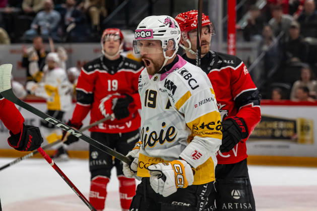 NL : Lausanne HC - HC Ajoie 09.03.2026, Lausanne, Vaudoise Arena, NL: Lausanne HC - HC Ajoie. Jeremy Wick (19, HC Ajoie) celebrates his goal 2-2 during the Swiss National League Ice hockey, Eishockey championship 2025-2026 match between Lausanne HC and HC Ajoie the Monday 09.03.2026 at the Vaudoise Arena in Lausanne, Switzerland. Lausanne Vaudoise Arena Vaud Switzerland Copyright: xMediafabxPhotographyxFabricexDexGasperisx MEDIAFAB-HOCKEY-LHC-HCA-09.03.2026-HOC_7573