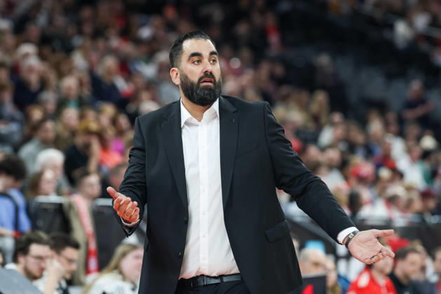 Ramon Diaz Sanchez Basketball Loewen Braunschweig, Head Coach gestures, GER, FC Bayern Basketball vs Basketball Loewen Braunschweig, Basketball, easycredit Basketball Bundesliga, 25 Matchday, Season 2025 2026, 10 03 2026, GER, FC Bayern Basketball vs Basketball Loewen Braunschweig, Basketball, easycredit Basketball Bundesliga, 25 Matchday, Season 2025 2026, 10 03 2026 Munich Copyright: xEibner-Pressefoto JennixMaulx EP_JML