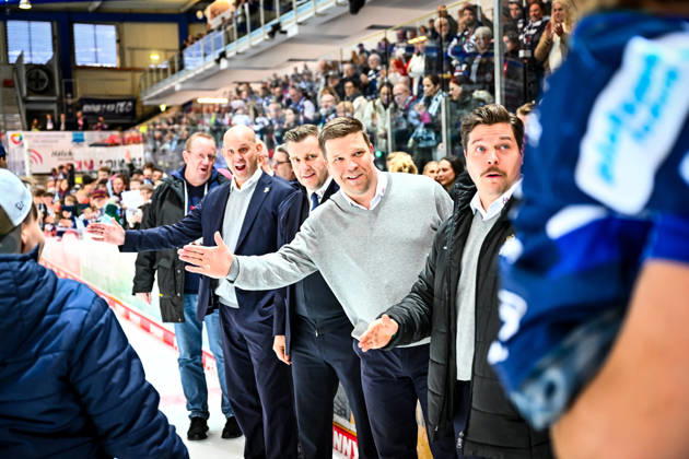 Stefan Nyman Head Coach, Head Coach, Iserlohn Roosters Tony Zabel Co Coach, Assistant Coach, Development Coach, Iserlohn Roosters Franz David Fritzmeier Sporting Director, Manager, Head Coach Iserlohn Roosters Jannu Kujala Co Coach, Assistant Coach, Performance Coach, Iserlohn Roosters Santeri Hilli Goalie and Video Coach, Iserlohn Roosters , GER, Iserlohn Roosters vs ERC Ingolstadt, Ice Hockey, Penny DEL, 52 Matchday, Season 2025 2026, 15 03 2026, GER, Iserlohn Roosters vs ERC Ingolstadt, Ice Hockey, Penny DEL, 52 Matchday, Season 2025 2026, 15 03 2026 Iserlohn Copyright: xJonasxBrockmann Eibner-Pressefotox EP_JBN