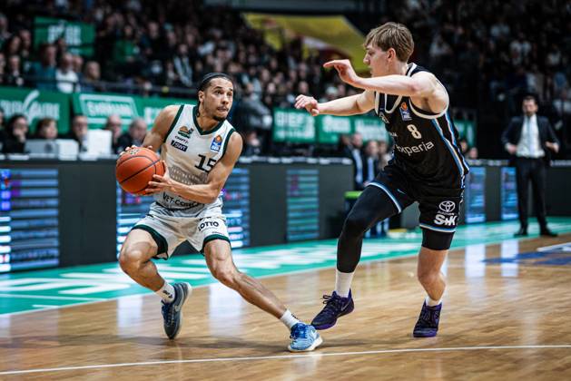 Jordan Roland Gladiators Trier in duel with Jarged Grey Veolia Towers Hamburg , Vet Concept Gladiators Trier vs Veolia Towers Hamburg, Basketball, easyCredit BBL, 25 Matchday, Season 2025 2026, 18 03 2026 Vet Concept Gladiators Trier vs Veolia Towers Hamburg, Basketball, easyCredit BBL, 25 Matchday, Season 2025 2026, 18 03 2026 Copyright: xEibner-Pressefoto AlexanderxNeisx EP_ANS