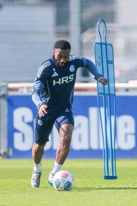 19 03 2026, Football, Training of FC Schalke 04 Moussa Sylla FC Schalke 04 Gelsenkirchen Training ground FC Schalke 04 NRW Germany xRHR PHOTO YYx Copyright: RHR-FOTOx RHR-FOTO YY