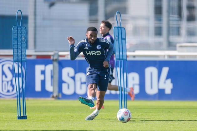 19 03 2026, Football, Training of FC Schalke 04 Moussa Sylla FC Schalke 04 Gelsenkirchen Training ground FC Schalke 04 NRW Germany xRHR PHOTO YYx Copyright: RHR-FOTOx RHR-FOTO YY