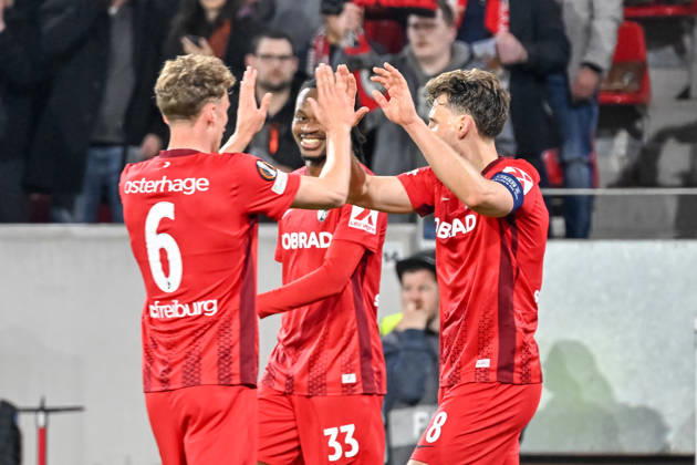 Celebration for the 5-1 goal by Maximilian Eggestein SC Freiburg, 08 with Patrick Osterhage SC Freiburg, 06 and Jordy Makengo SC Freiburg, 33 GER, SC Freiburg KRC Genk, Football, Europa League, round of 16, 2025 2026 season, 19 03 2026 GER, SC Freiburg KRC Genk, Football, Europa League, round of 16, 2025 2026 season, 19 03 2026 Freiburg Copyright: xEibner-Pressefoto ThomasxHessx EP_THS
