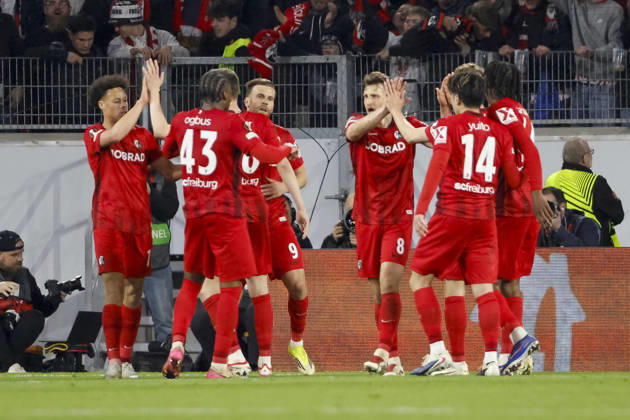Goal celebration SC Freiburg at 5 1 by Maximilian Eggestein SC Freiburg, 08 , Germany, Football, UEFA Europa League, Round of 16, 2025 2026, SC Freiburg vs KRC Genk, 19 03 2026, Freiburg im Breisgau Europa Park Stadion Germany Copyright: xGrantxHubbsx