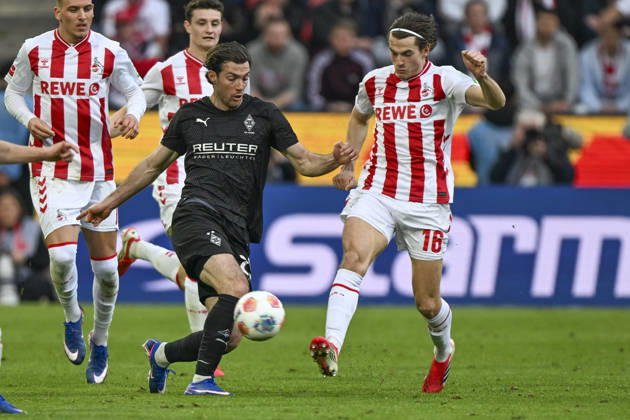 v li in duel Joe Scally Moenchengladbach 29 Jakub Kaminski Koeln 16 21 03 2026¢ Soccer ¢ 1 FC Koeln vs Borussia Moenchengladbach, Rheinenergiestadion, Koeln, DFB DFL REGULATIONS PROHIBIT ANY USE OF PHOTOGRAPHS AS IMAGE SEQUENCES AND OR QUASI VIDEO Copyright: xpepphotox xHorstxMauelshagenx pep00321, pep_20260321_hm_313125