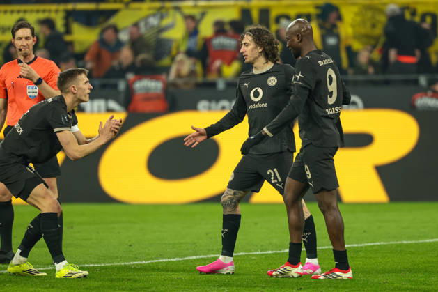 Dortmund, Germany, 21 03 26, Nico Schlotterbeck Borussia Dortmund , Fabio Silva Borussia Dortmund celebrate after the goal to 2 2 by Serhou Guirassy Borussia Dortmund during the Bundesliga 1 match between Borussia Dortmund Hamburger SV at Signal Iduna Park in Dortmund Photo by Joachim Bywaletz DFB DFL REGULATIONS PROHIBIT ANY USE OF PHOTOGRAPHS AS IMAGE SEQUENCES AND OR QUASI VIDEO Copyright: JoachimxBywaletz xJB-Sportfoto
