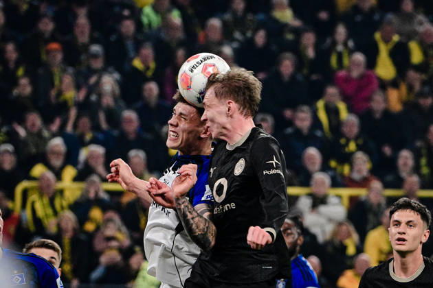 Maximilian Beier 14 Borussia Dortmund in duel with Luka Vuskovic 44 Hamburger SV , Borussia Dortmund vs Hamburger SV, Soccer, 1 Bundesliga, Matchday 27, 21 03 2026 DFB regulations prohibit any use of photographs as image sequences and or quasi video Dortmund Nordrhein Westfalen Germany Copyright: xkolbert-press MarcxNiemeyerx