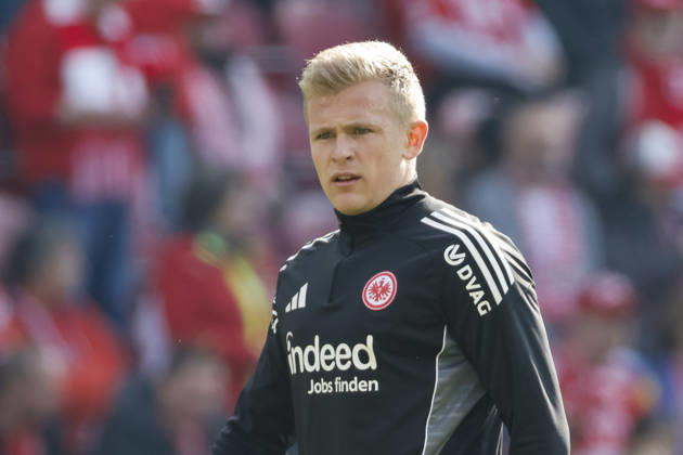 Jonathan Burkardt Eintracht Frankfurt, 09 warming up before the start of the match , Germany, Soccer, 1 Bundesliga, Matchday 27, 2025 2026, 1 FSV Mainz vs Eintracht Frankfurt, 22 03 2026, Mainz Mewa Arena Rheinland Pfalz Germany Copyright: xGrantxHubbsx