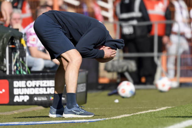 Coach Uwe Roesler VfL Bochum looks dejected during the 2 Bundesliga match between VfL Bochum and Holstein Kiel at Vonovia Ruhrstadion on March 22, 2026 in Bochum, Germany, Germany Photo by Max Maiwald DeFodi Images Coach Uwe Roesler VfL Bochum looks dejected during the 2 Bundesliga match between VfL Bochum and Holstein Kiel at Vonovia Ruhrstadion on March 22, 2026 in Bochum, Germany Photo by Max Maiwald DeFodi Images Photo by Max Maiwald DeFodi Images