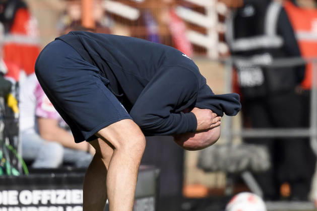 Coach Uwe Roesler VfL Bochum looks dejected during the 2 Bundesliga match between VfL Bochum and Holstein Kiel at Vonovia Ruhrstadion on March 22, 2026 in Bochum, Germany, Germany Photo by Max Maiwald DeFodi Images Coach Uwe Roesler VfL Bochum looks dejected during the 2 Bundesliga match between VfL Bochum and Holstein Kiel at Vonovia Ruhrstadion on March 22, 2026 in Bochum, Germany Photo by Max Maiwald DeFodi Images Photo by Max Maiwald DeFodi Images