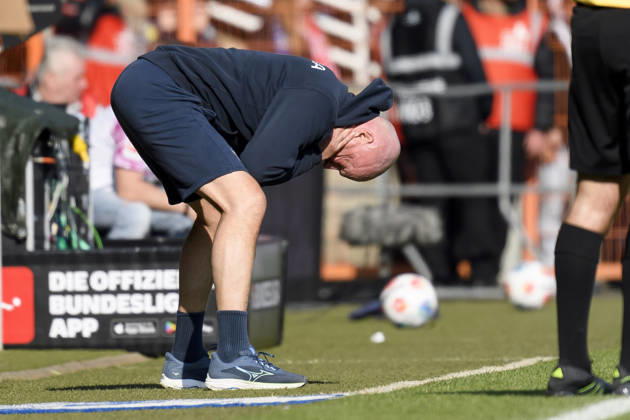 Coach Uwe Roesler VfL Bochum looks dejected during the 2 Bundesliga match between VfL Bochum and Holstein Kiel at Vonovia Ruhrstadion on March 22, 2026 in Bochum, Germany, Germany Photo by Max Maiwald DeFodi Images Coach Uwe Roesler VfL Bochum looks dejected during the 2 Bundesliga match between VfL Bochum and Holstein Kiel at Vonovia Ruhrstadion on March 22, 2026 in Bochum, Germany Photo by Max Maiwald DeFodi Images Photo by Max Maiwald DeFodi Images