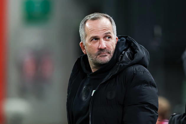 Manuel Baum FC Augsburg, Head Coach GER, FC Augsburg vs VfB Stuttgart, 1 Bundesliga Soccer, Matchday 27, Season 2025 2026, 22 03 2026 DFB DFL REGULATIONS PROHIBIT ANY USE OF PHOTOGRAPHS AS IMAGE SEQUENCES AND OR QUASI VIDEO GER, FC Augsburg vs VfB Stuttgart, 1 Bundesliga Soccer, Matchday 27, Season 2025 2026, 22 03 2026 Augsburg Copyright: xEibner-Pressefoto RogerxBuerkex EP_RBE