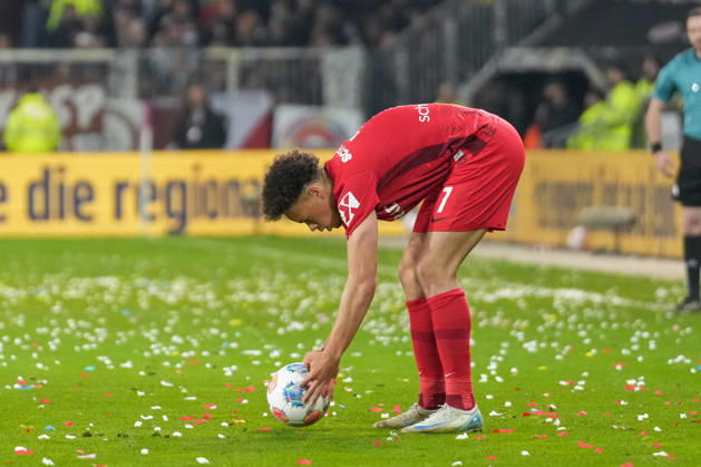 Derry Scherhant SC Freiburg, 07 on the ball , Germany, Football, 1 Bundesliga, Matchday 27, 2025 2026, FC St Pauli vs SC Freiburg, 22 03 2026, Millerntor Stadion, Hamburg, Germany DFL REGULATIONS PROHIBIT ANY USE OF PHOTOGRAPHS AS IMAGE SEQUENCES AND OR QUASI VIDEO Hamburg Millerntor Stadion Hamburg Germany Copyright: xArnexAmbergx