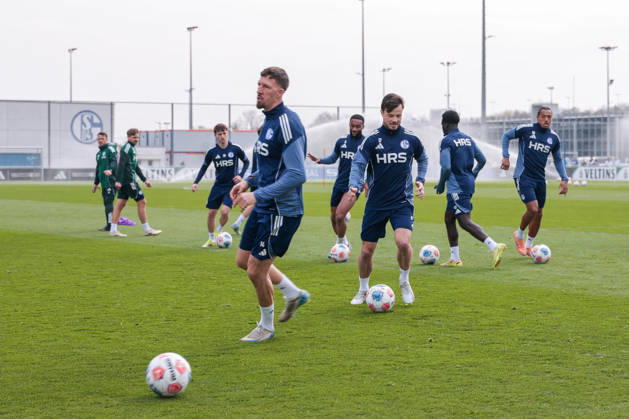 24 03 2026, Football, Training of FC Schalke 04 f l Vitalie Becker FC Schalke 04 , Janik Bachmann FC Schalke 04 , Moussa Sylla FC Schalke 04 , Adrian Gantenbein FC Schalke 04 , Zaid Tchibara FC Schalke 04 , Anton Donkor FC Schalke 04 Gelsenkirchen Training ground FC Schalke 04 NRW Germany xRHR PHOTO YYx Copyright: RHR-FOTOx RHR-FOTO YY