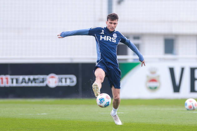 24 03 2026, Football, Training of FC Schalke 04 Dejan Ljubicic FC Schalke 04 Gelsenkirchen Training ground FC Schalke 04 NRW Germany xRHR PHOTO YYx Copyright: RHR-FOTOx RHR-FOTO YY